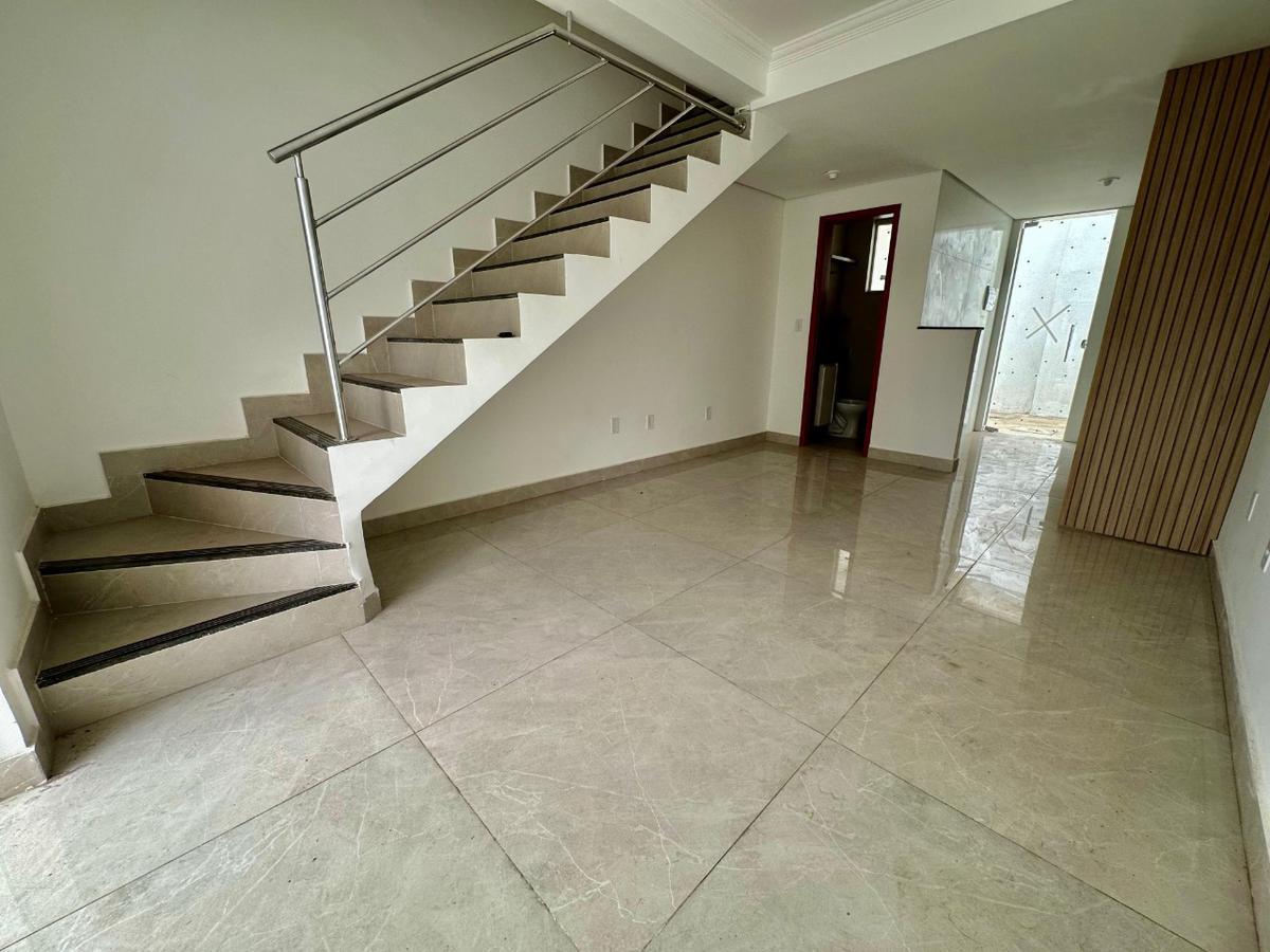 Casa, Piratininga (venda Nova), 2 Quartos, 1 Vaga, 2 Suítes