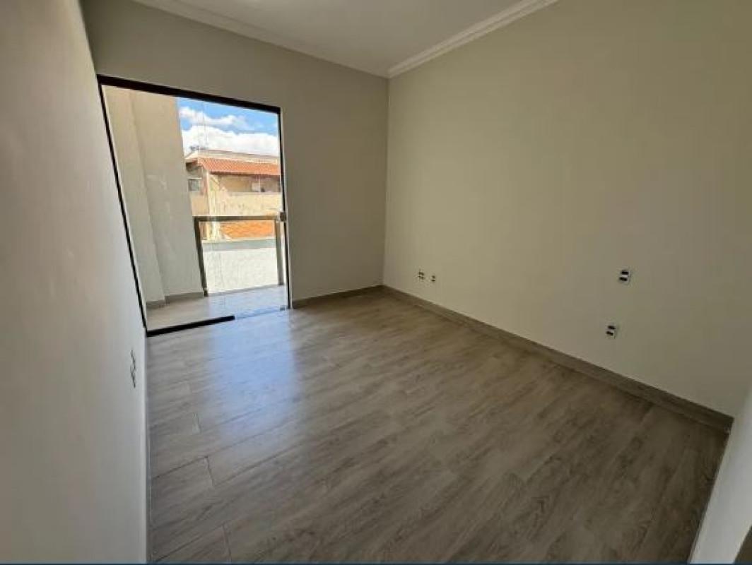 Casa, Candelária, 2 Quartos, 2 Vagas, 2 Suítes