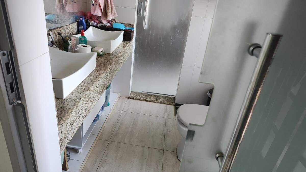 Casa, Estoril, 2 Quartos, 4 Vagas, 1 Suíte