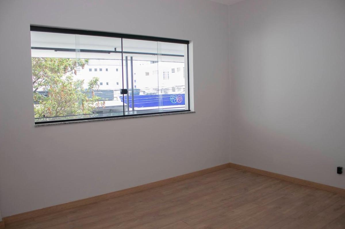 Casa Comercial, Colégio Batista, 5 Quartos, 3 Vagas