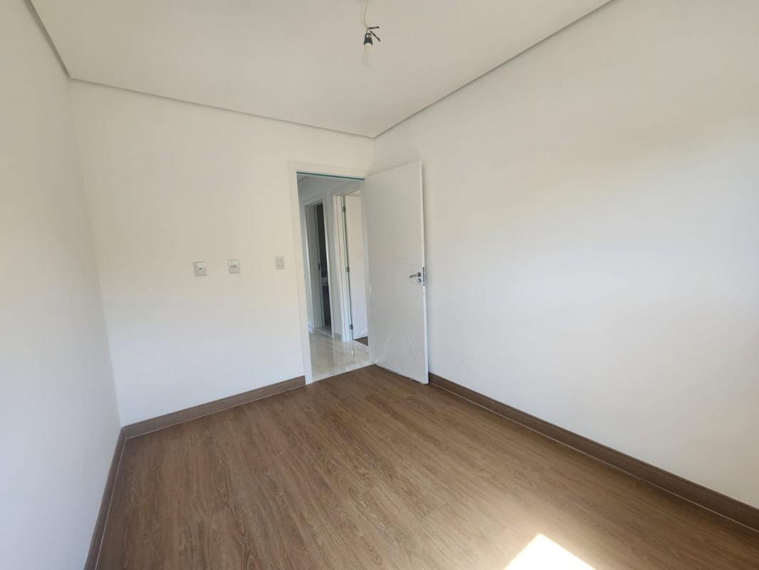 Casa, Cabral, 3 Quartos, 4 Vagas, 1 Suíte