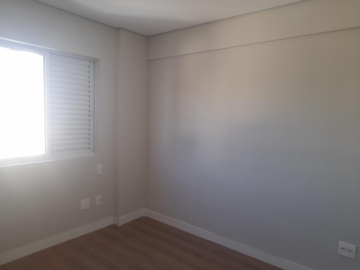Apartamento, Sagrada Família, 3 Quartos, 2 Vagas, 1 Suíte