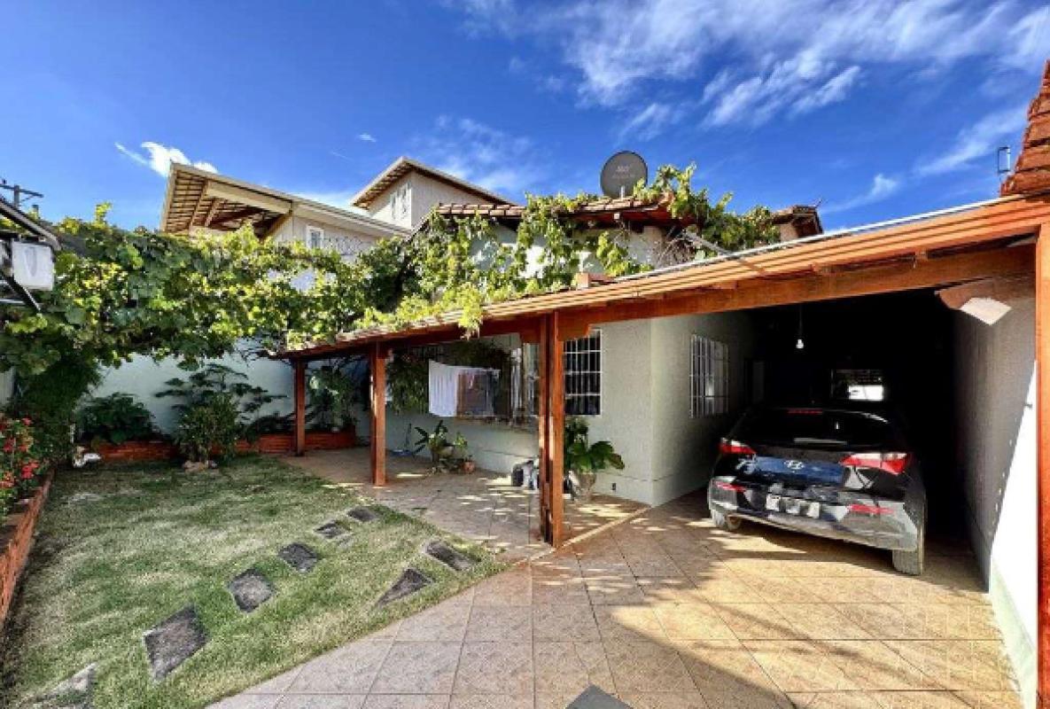 Casa, Santa Mônica, 3 Quartos, 3 Vagas, 1 Suíte