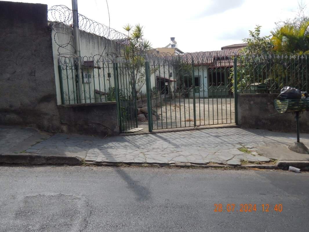 Casa, Novo Eldorado, 3 Quartos, 6 Vagas