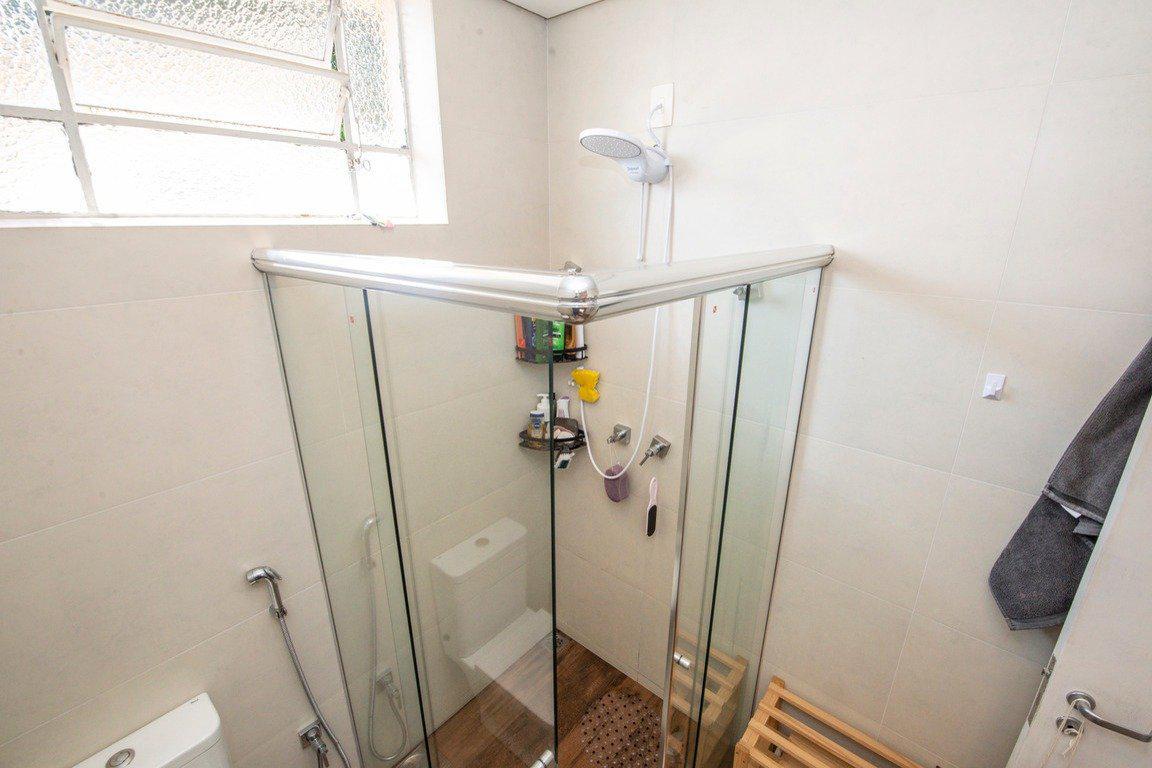 Casa, Cachoeirinha, 6 Quartos, 4 Vagas, 2 Suítes