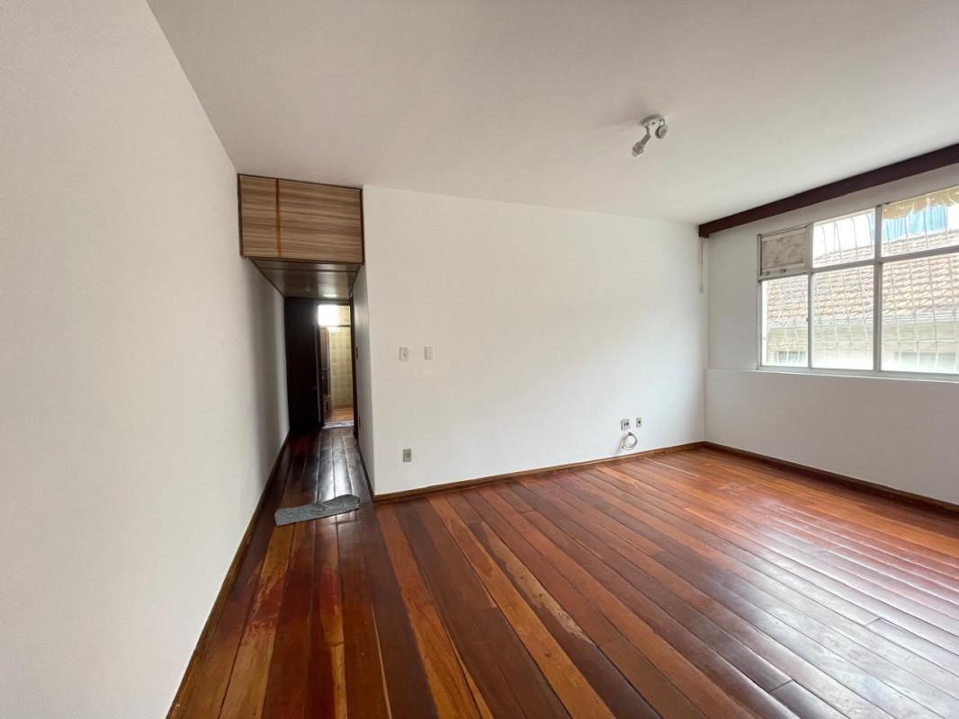 Apartamento, Sagrada Família, 2 Quartos, 1 Vaga