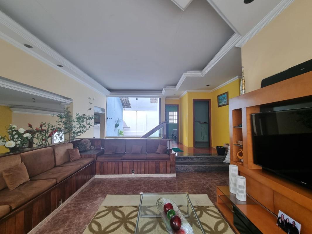 Casa, Jardim Riacho das Pedras, 4 Quartos, 8 Vagas, 2 Suítes