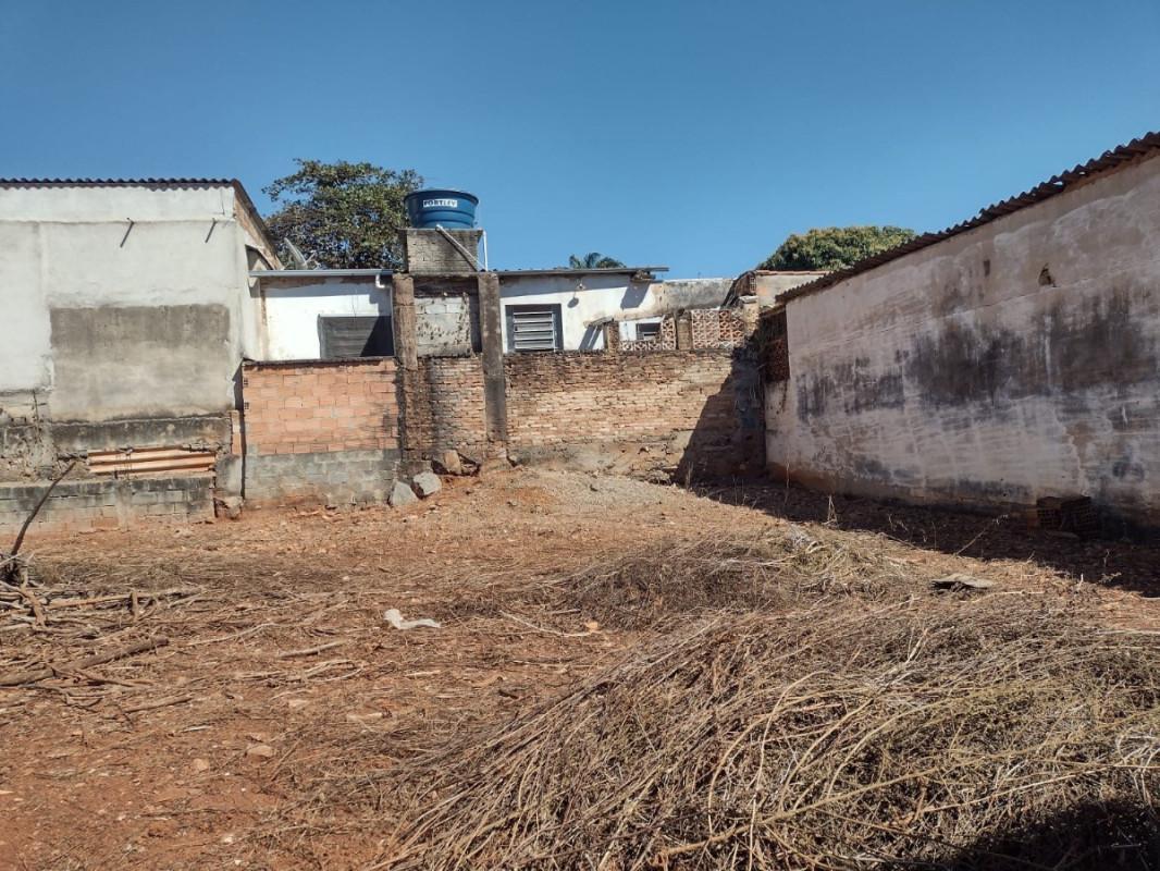 Lote, Universitário, 0 Quarto, 0 Vaga