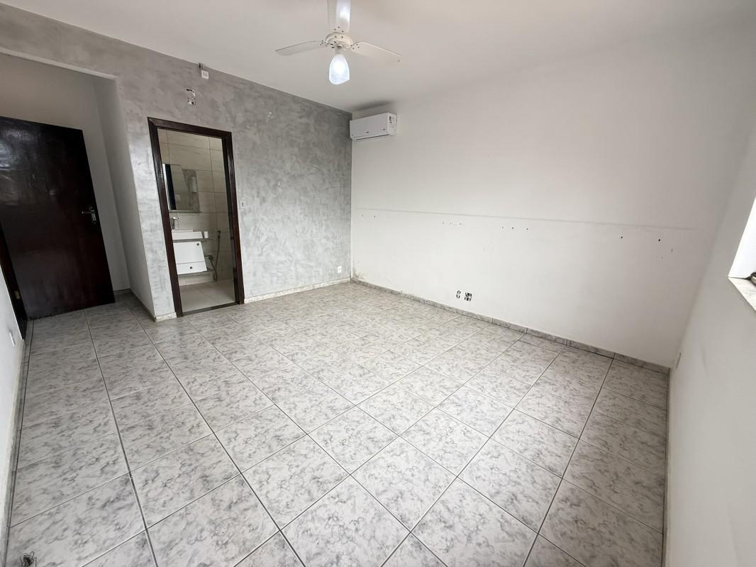 Casa, Bom Retiro, 3 Quartos, 4 Vagas, 1 Suíte