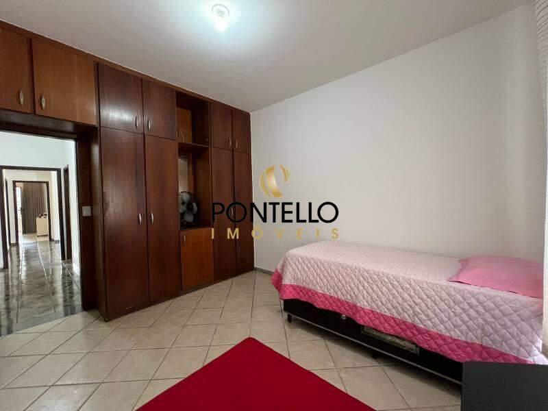 Casa, Planalto, 6 Quartos, 6 Vagas, 2 Suítes