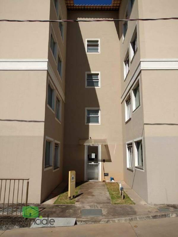 Apartamento, Vila das Flores, 2 Quartos, 1 Vaga