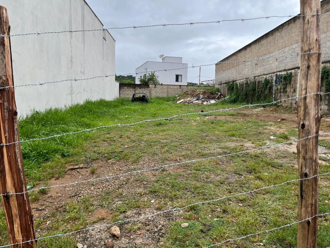 Lote, Centro, 0 Quarto, 0 Vaga
