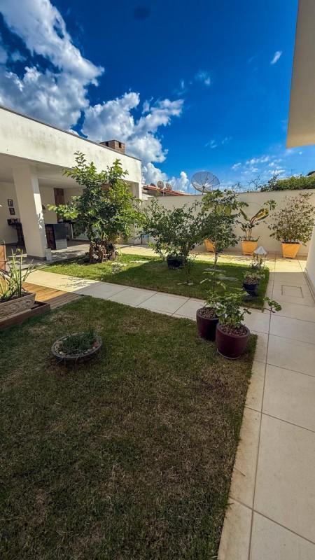 Casa, Ingá Alto, 3 Quartos, 4 Vagas, 1 Suíte