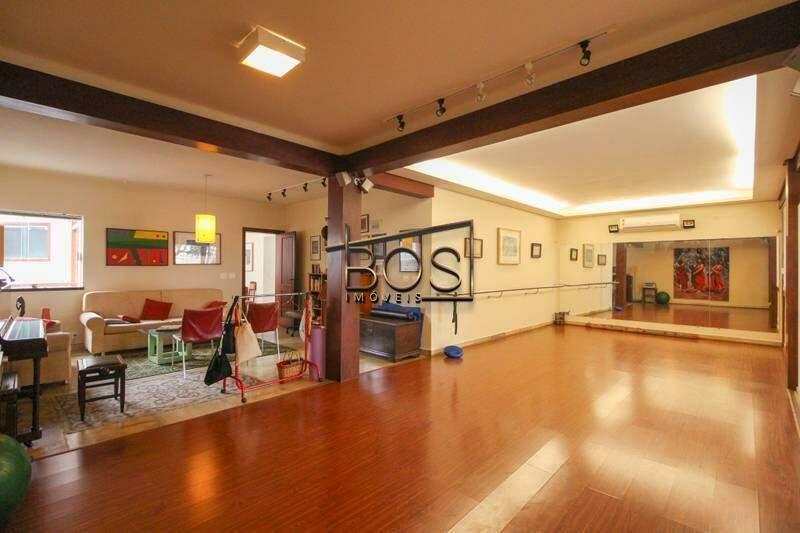 Casa, Serra, 4 Quartos, 5 Vagas, 1 Suíte