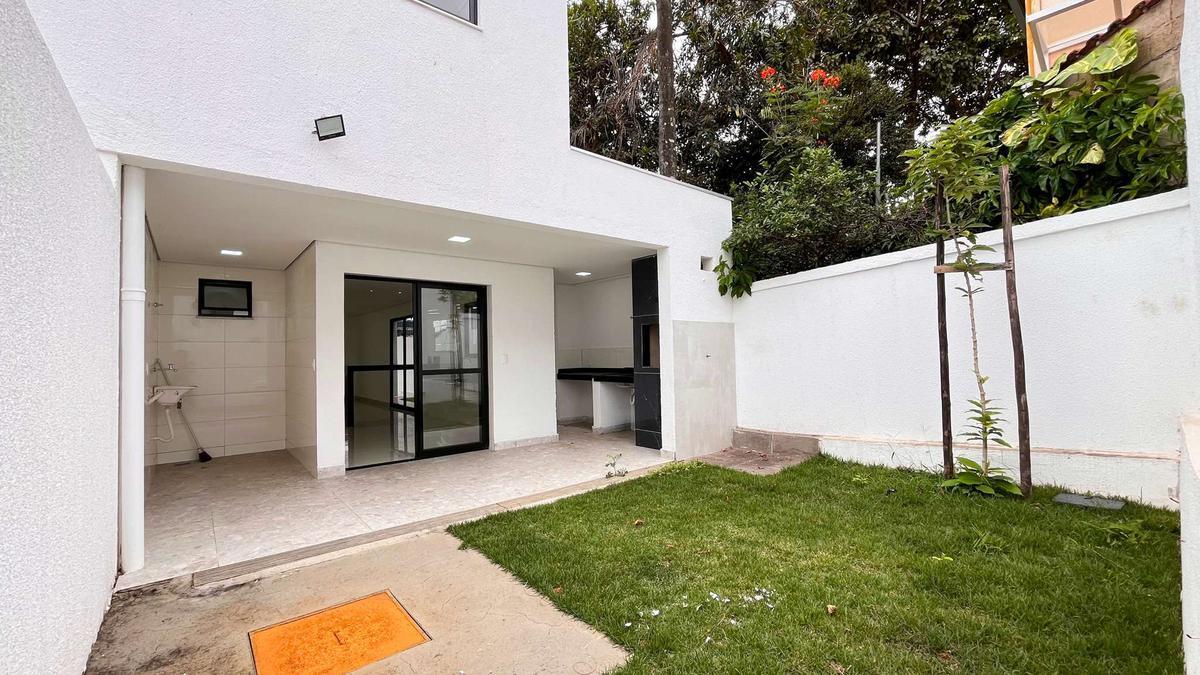 Casa, Santa Branca, 3 Quartos, 2 Vagas, 1 Suíte