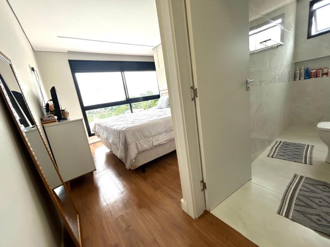 Casa, Trevo, 3 Quartos, 3 Vagas, 1 Suíte