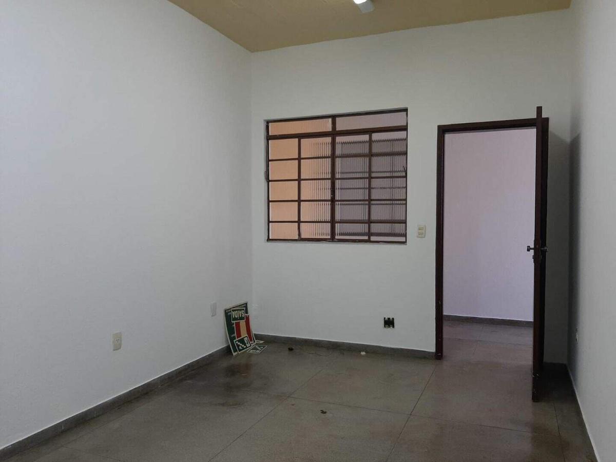 Sala, Nossa Senhora das Graças, 0 Quarto, 4 Vagas