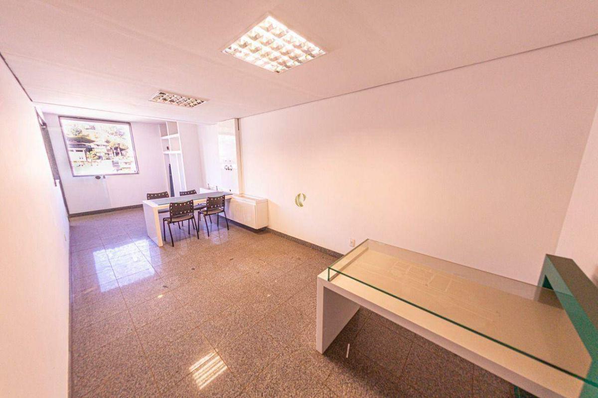 Galpão, Estoril, 0 Quarto, 0 Vaga