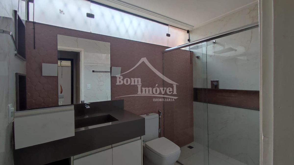 Casa, Centro, 3 Quartos, 4 Vagas, 3 Suítes