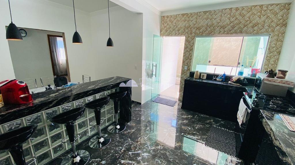 Casa, Piratininga (venda Nova), 4 Quartos, 8 Vagas, 1 Suíte