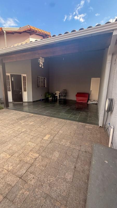 Casa, Ingá Alto, 3 Quartos, 4 Vagas, 1 Suíte