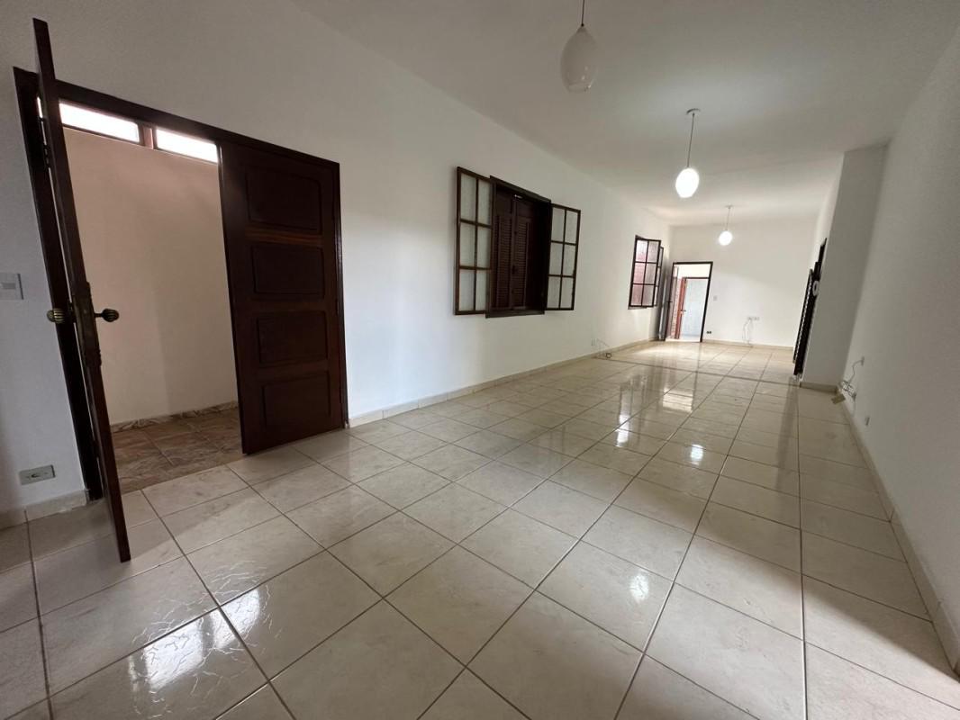 Casa, Centro, 5 Quartos, 0 Vaga