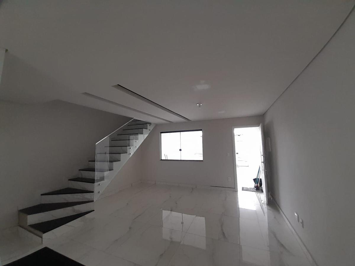 Casa, Floramar, 3 Quartos, 2 Vagas, 1 Suíte