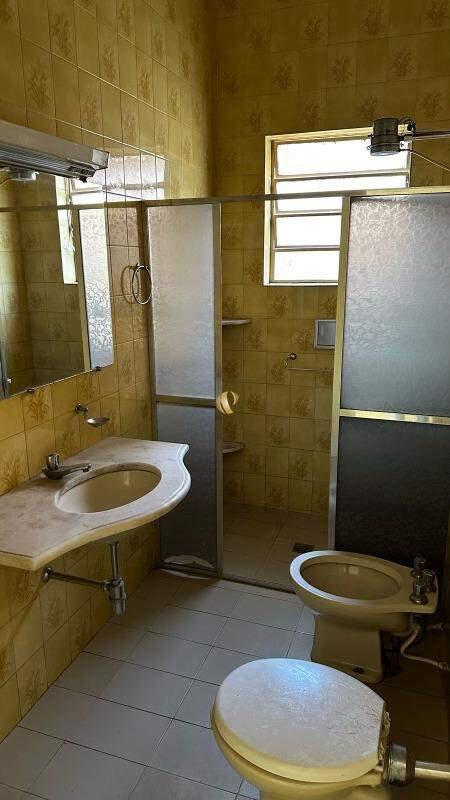 Casa, Centro, 4 Quartos, 2 Vagas, 1 Suíte