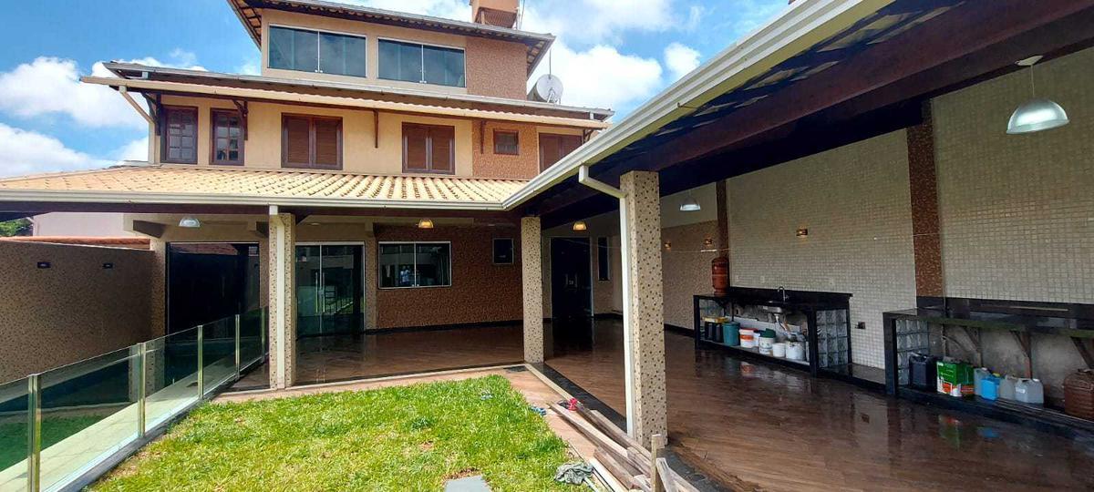 Casa, Trevo, 4 Quartos, 10 Vagas, 1 Suíte