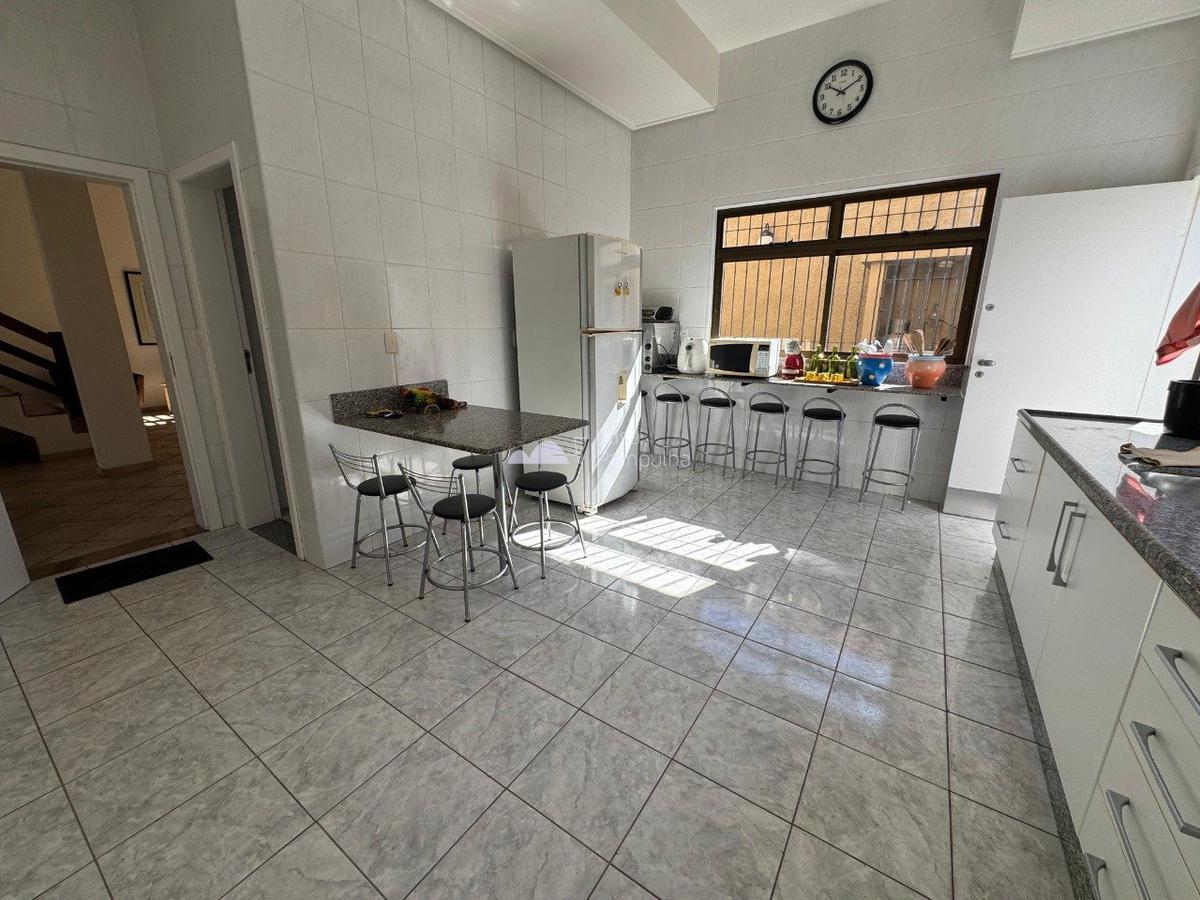Casa, Trevo, 3 Quartos, 10 Vagas, 3 Suítes