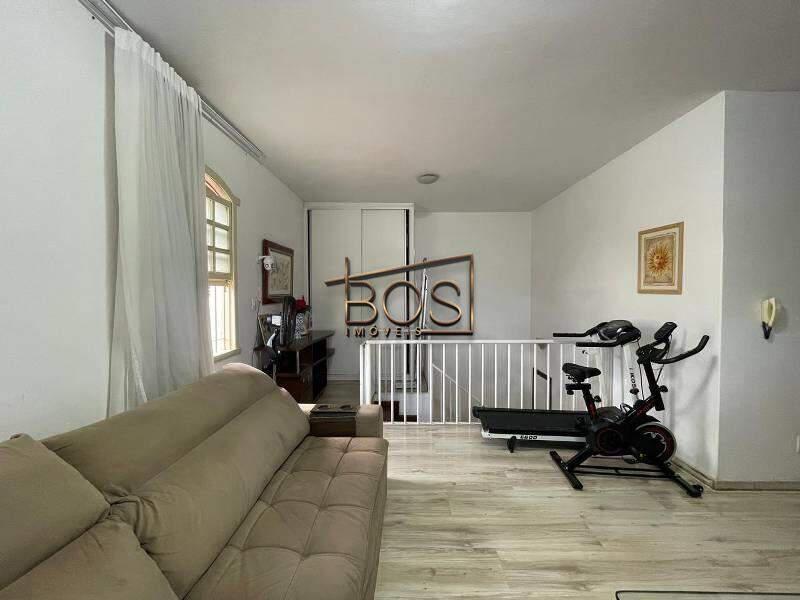 Casa, Santa Lúcia, 5 Quartos, 4 Vagas, 1 Suíte