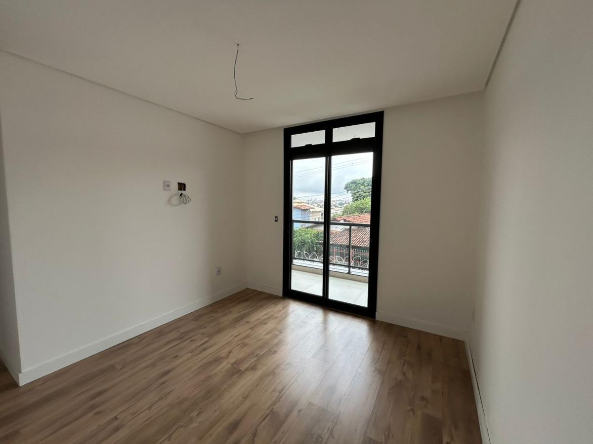 Casa, Fonte Grande, 3 Quartos, 2 Vagas, 1 Suíte