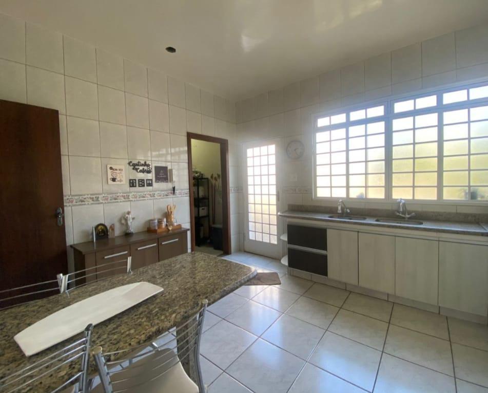 Casa, Serrano, 4 Quartos, 4 Vagas, 2 Suítes