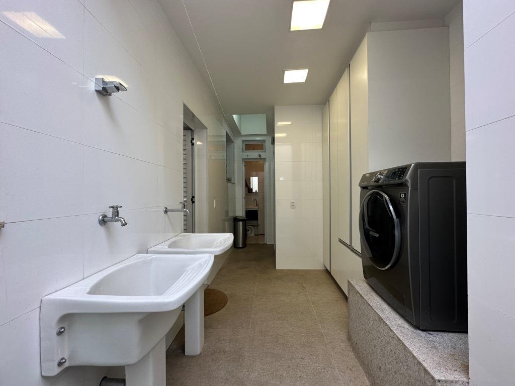 Casa, Floresta, 3 Quartos, 1 Vaga, 3 Suítes