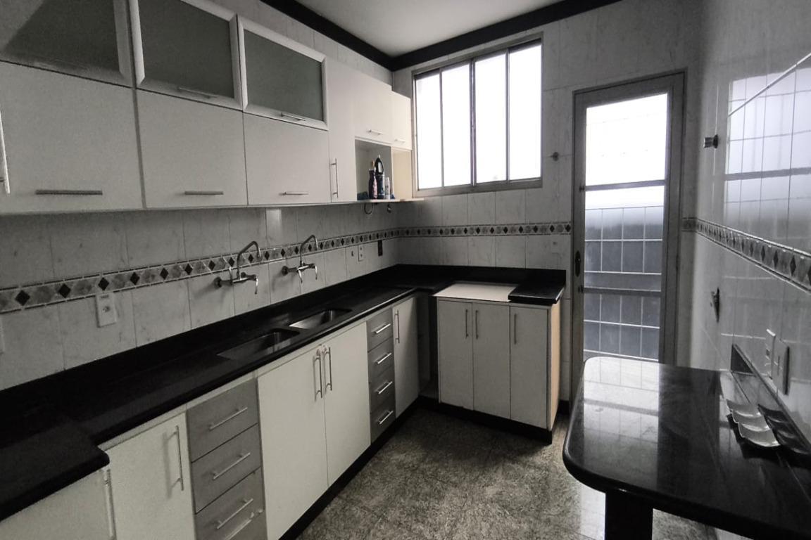 Casa, Cidade Nova, 5 Quartos, 4 Vagas, 2 Suítes