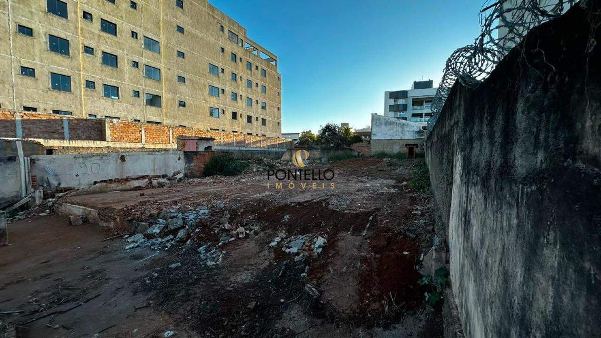 Lote, Centro, 0 Quarto, 0 Vaga