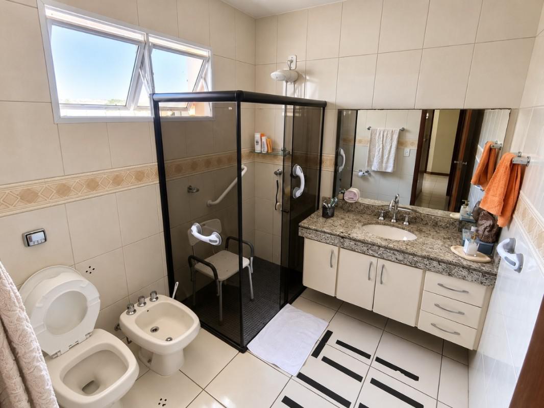 Casa, Jaraguá, 5 Quartos, 4 Vagas, 1 Suíte