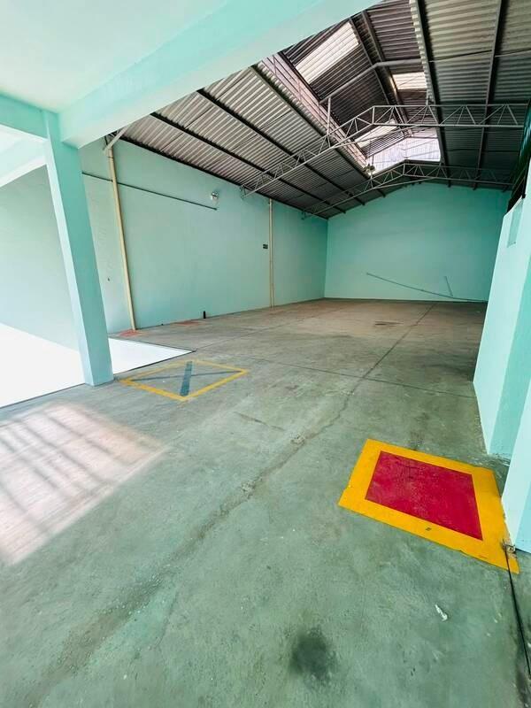 Galpão, São Francisco, 0 Quarto, 1 Vaga