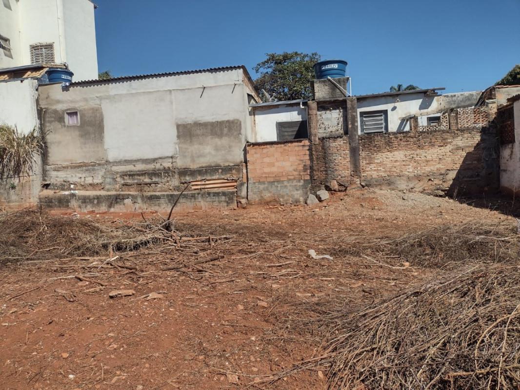 Lote, Universitário, 0 Quarto, 0 Vaga