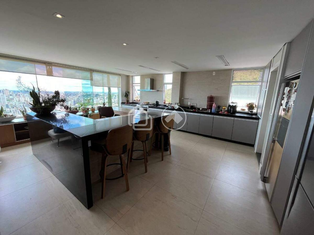 Casa, Buritis, 4 Quartos, 7 Vagas, 3 Suítes