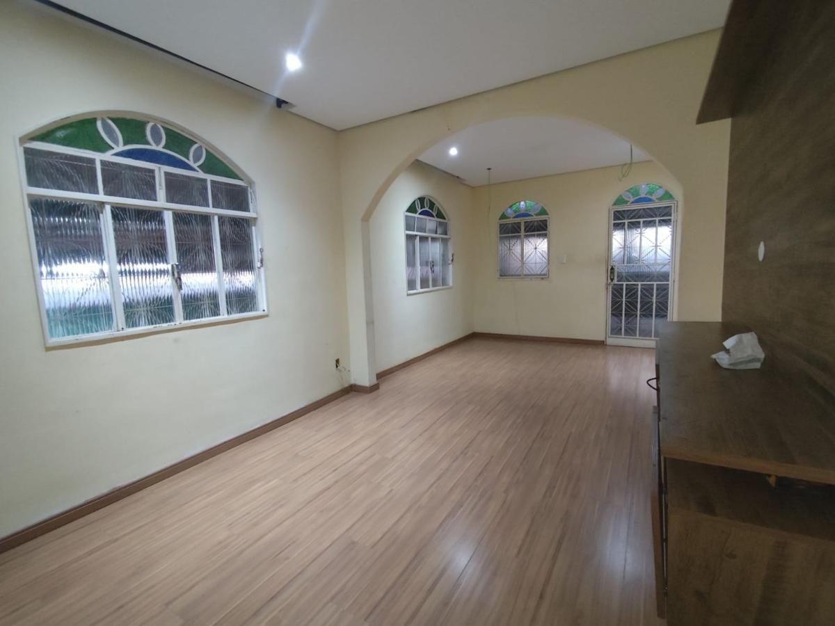 Casa, Palmeiras, 3 Quartos, 6 Vagas, 1 Suíte