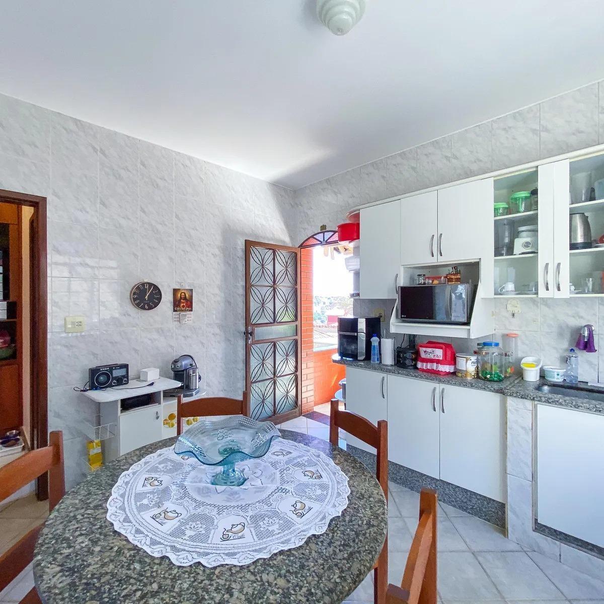 Casa, Palmeiras, 5 Quartos, 8 Vagas, 1 Suíte