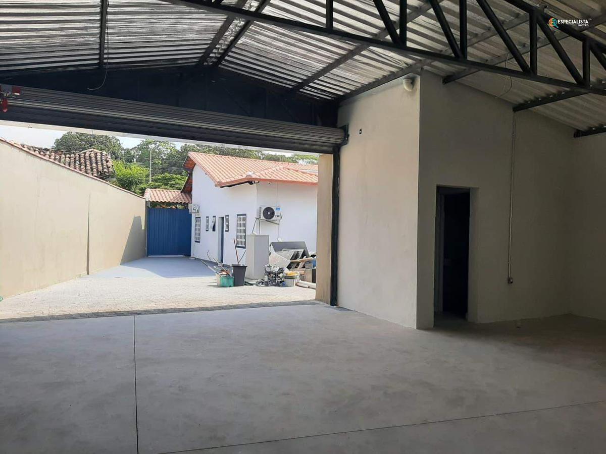 Galpão, Quarenta e Dois, 0 Quarto, 4 Vagas