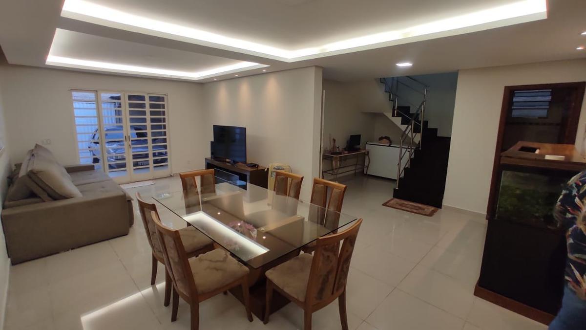 Casa, Cabral, 4 Quartos, 10 Vagas, 1 Suíte