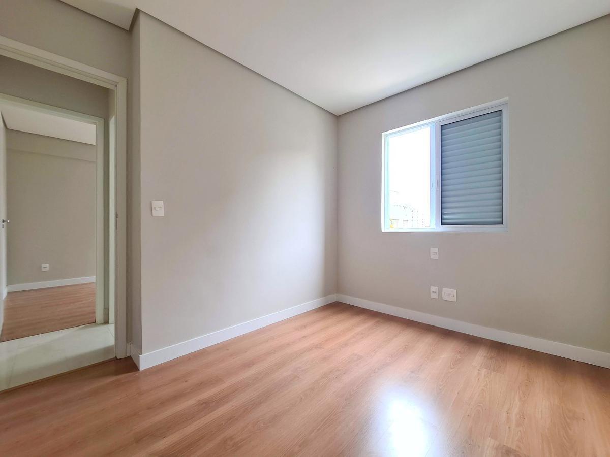 Apartamento, Sagrada Família, 3 Quartos, 2 Vagas, 1 Suíte