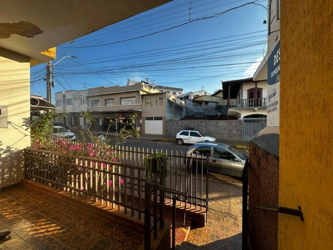 Casa, Centro, 5 Quartos, 2 Vagas