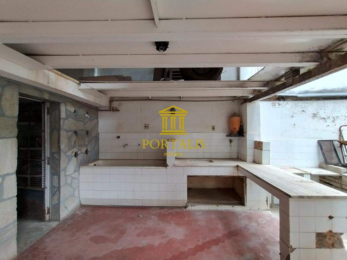 Casa Comercial, Funcionários, 9 Quartos, 5 Vagas