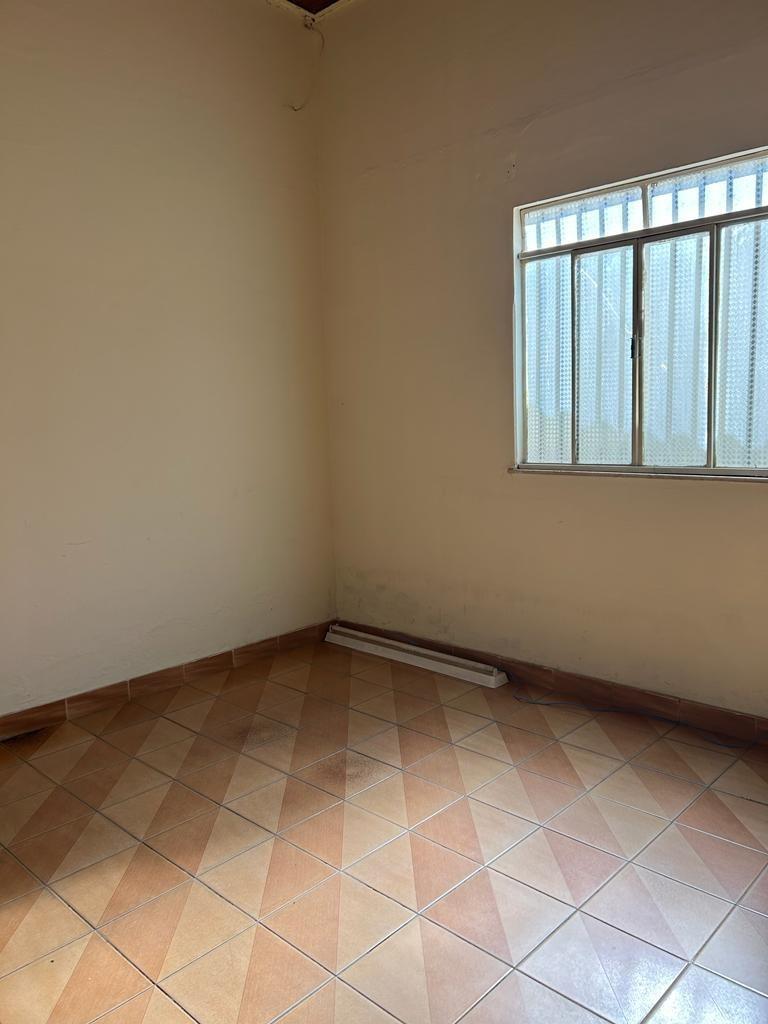 Casa, Centro, 4 Quartos, 0 Vaga