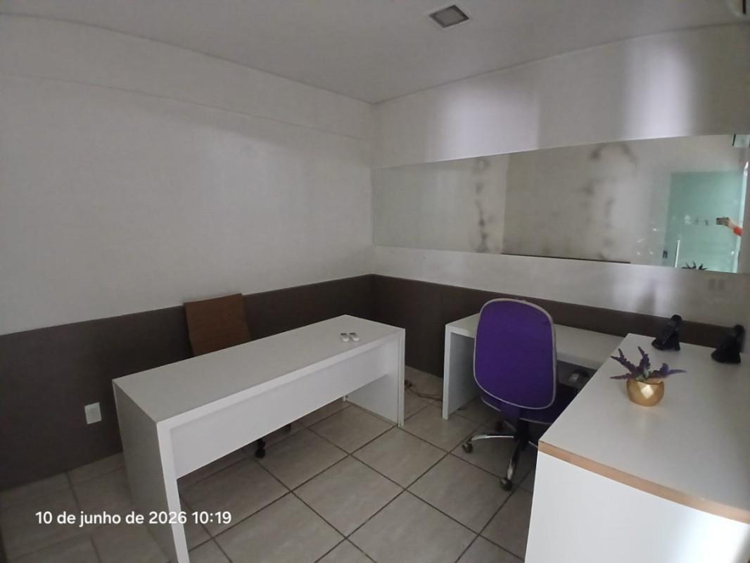 Casa Comercial, Planalto, 8 Quartos, 0 Vaga