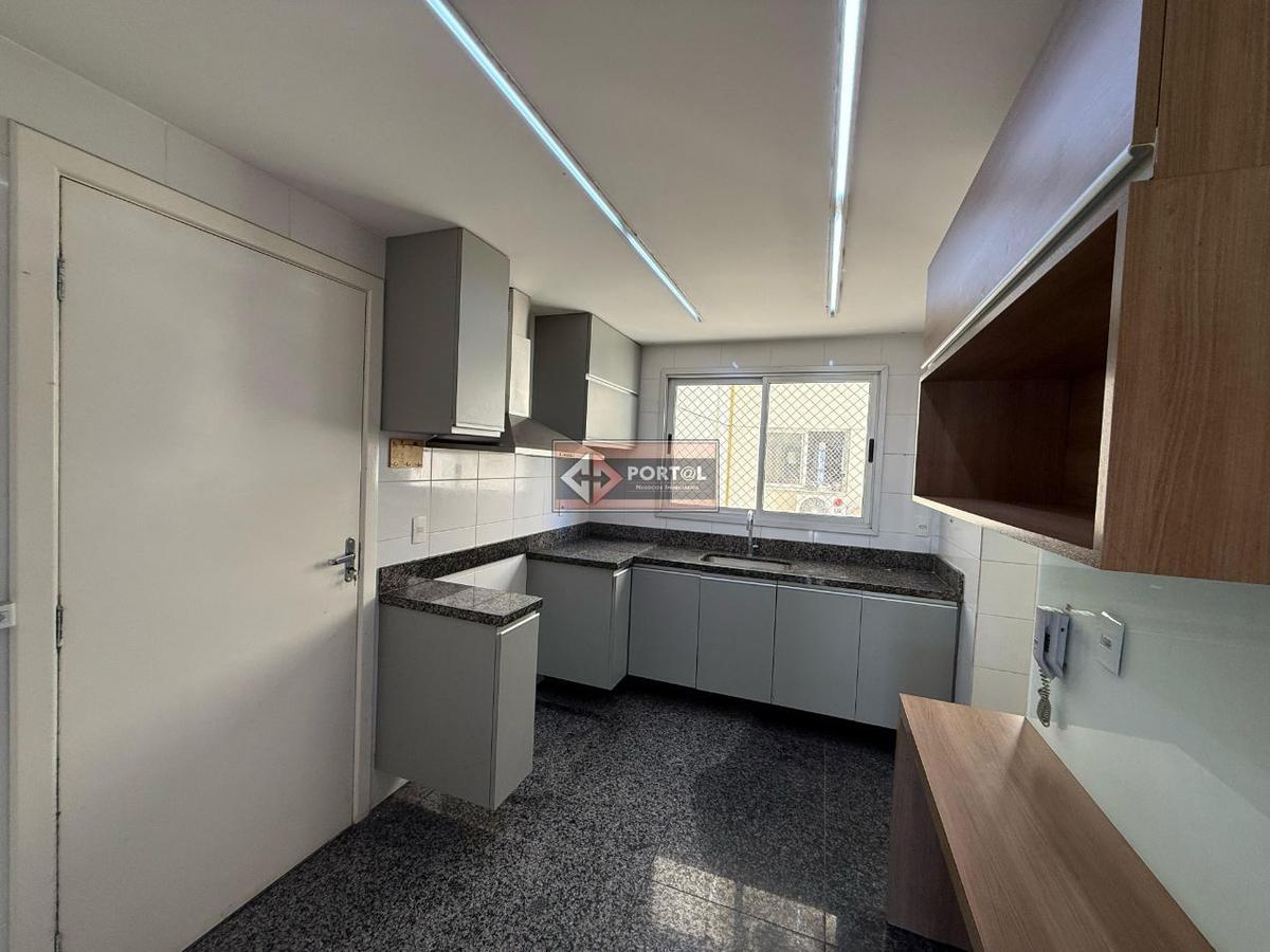 Apartamento, Castelo, 4 Quartos, 2 Vagas, 1 Suíte